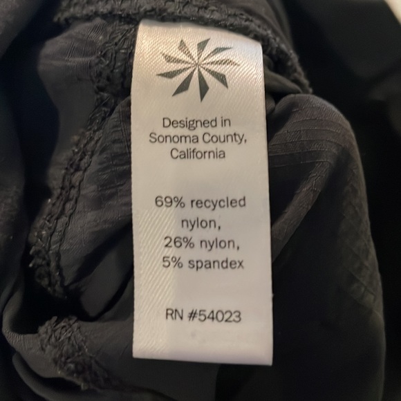 Athleta Women’s capri pants. - Picture 4 of 4